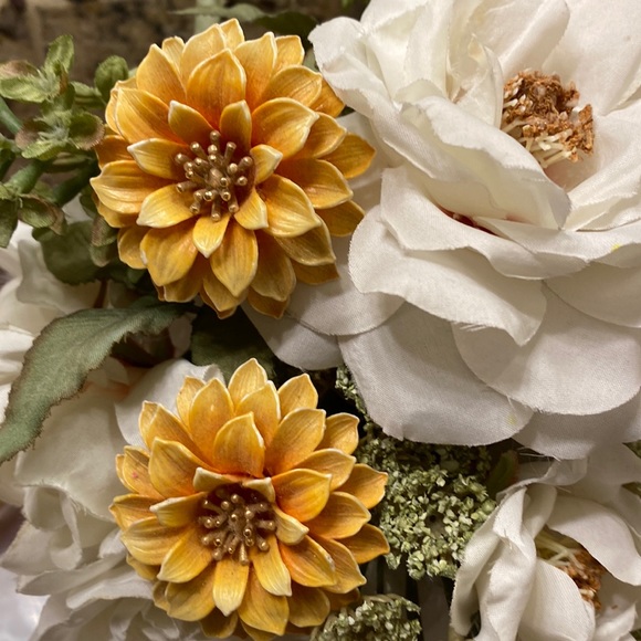 Crown Trifari Jewelry - Vintage Crown Trifari Celluloid LARGE 2” flower clip earrings 60’s